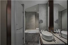 Deluxe Garden-view Queen Room