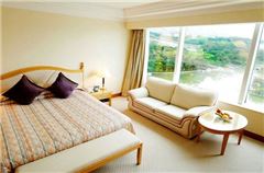 Deluxe Lake-view Room