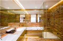 Business Queen Room