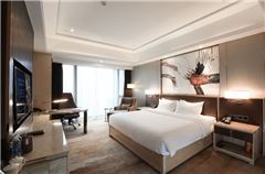 Business Queen Room
