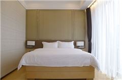 Deluxe 2-bedroom Apartment