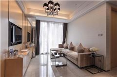 Deluxe 2-bedroom Apartment