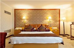 Leisure Queen Room