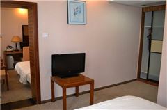 Connecting Room 