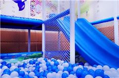 Aire de jeux pour enfants / club pour enfants