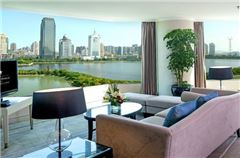 Executive Lake-view Suite