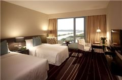 Deluxe Lake-view Twin Room