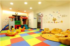 Aire de jeux pour enfants / club pour enfants