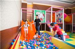 Aire de jeux pour enfants / club pour enfants