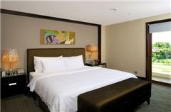 Xinyue Building Bay-view Garden Suite