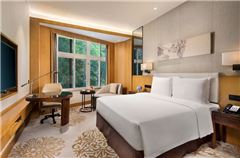 Haiyu building Garden-view Deluxe Queen Room