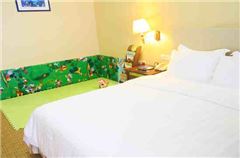 Street-view Family Suite