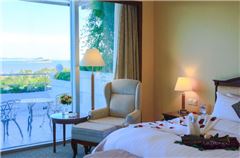 Deluxe Sea-view Suite