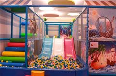 Parco giochi per bambini / miniclub