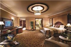 Elite Queen Room