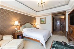 Executive Queen Room