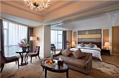 Deluxe Suite A