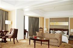 Deluxe Suite A