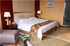 Executive Deluxe Queen Room