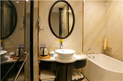 Executive Queen Room