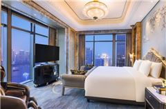 Executive Pujiang Suite