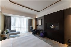 Executive Deluxe Queen Room