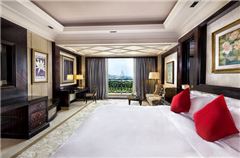 Deluxe River-view Room