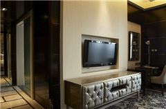 Castle Garden-view Suite