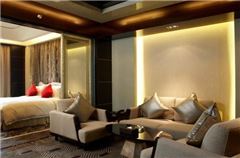 Castle Garden-view Suite