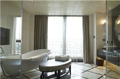 Castle River-view Suite