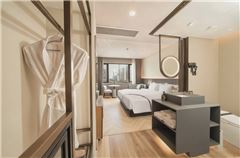 Yixin City-view Queen Room
