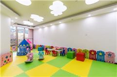 Parco giochi per bambini / miniclub