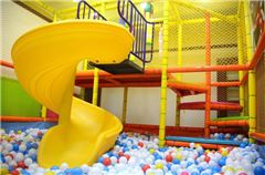 Aire de jeux pour enfants / club pour enfants