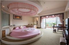 Honeymoon Room