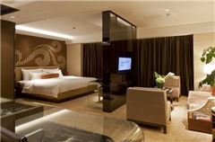 Premium Deluxe Queen Room