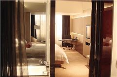 Premium Deluxe Queen Room