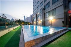 Outdoor swimming pool