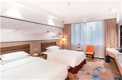 Elegant River-view Twin Room
