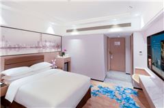 Elegant City-view Queen Room