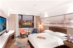 Elegant River-view Queen Room