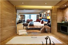 IT Honeymoon Queen Room