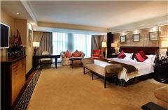 IT Honeymoon Queen Room