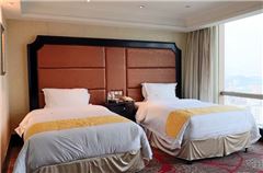 Deluxe Twin Suite