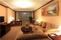 Deluxe Suite 