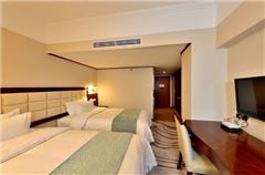 Superior River-view Twin Room