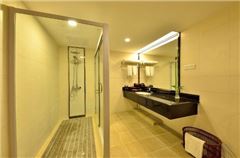 River-view Deluxe Suite