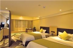 Elegant River-view Room