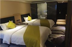 Elegant River-view Room