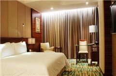 Business Queen Room