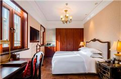 Business Queen Room